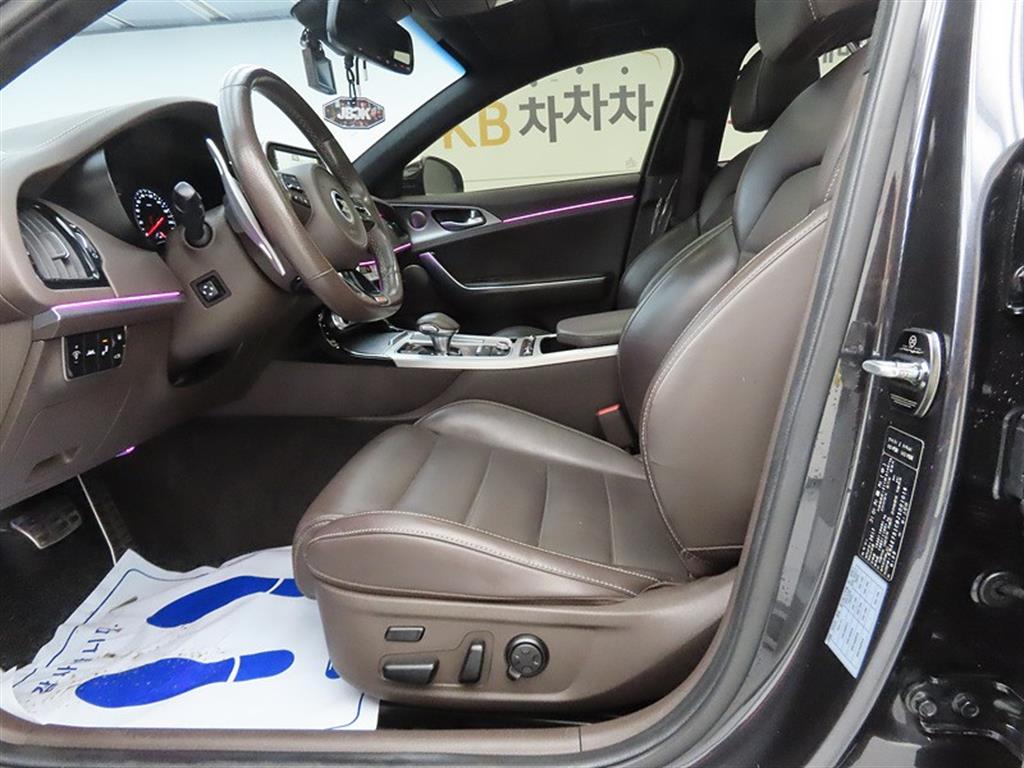 KIA Stinger - Vista 5