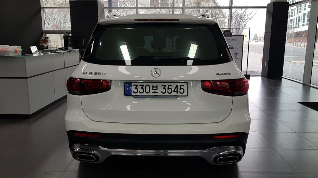 Mercedes Benz GLB Class - Vista 6