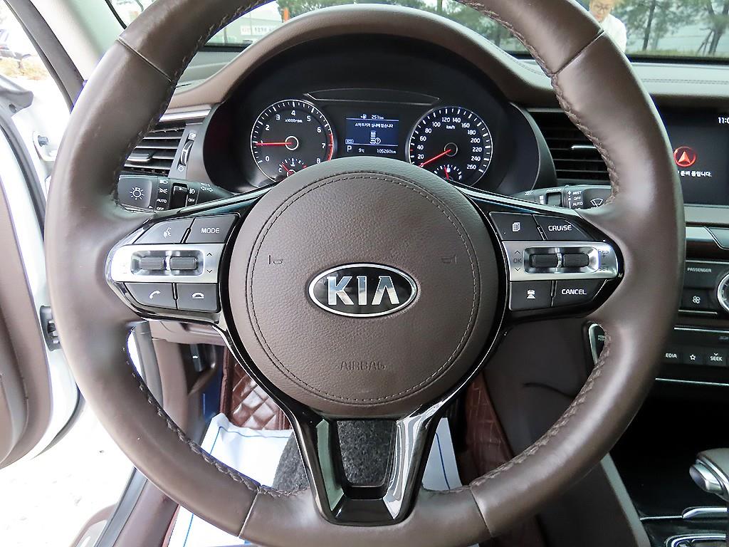 KIA K7 - Vista 8