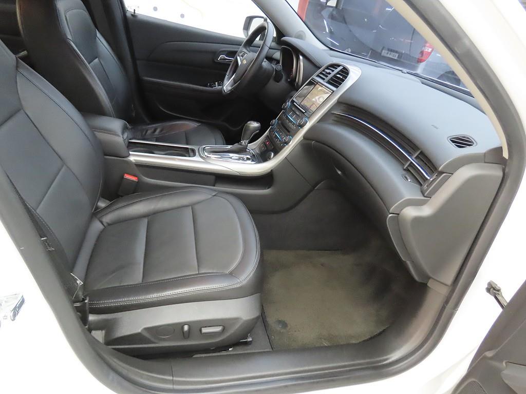 Chevrolet Malibu - Vista 8