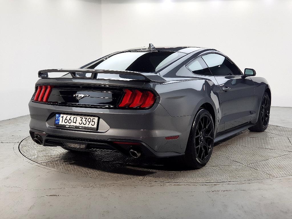 Ford Mustang - Vista 4