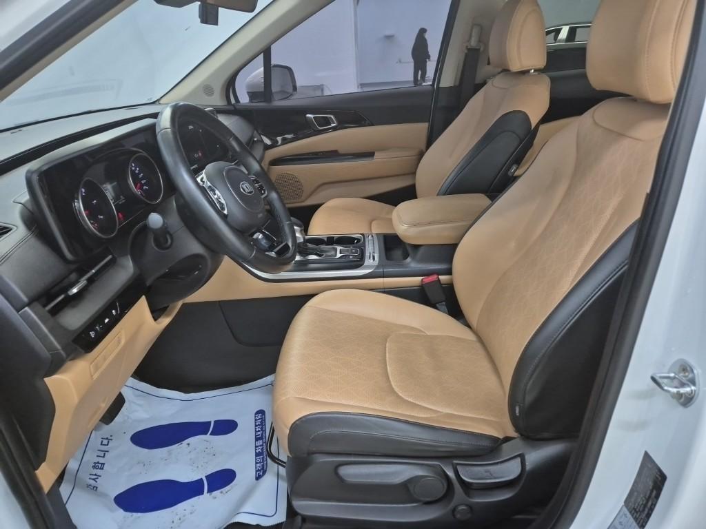 KIA Carnival - Vista 11