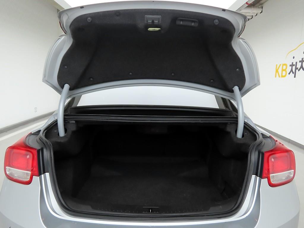 Chevrolet Malibu - Vista 5