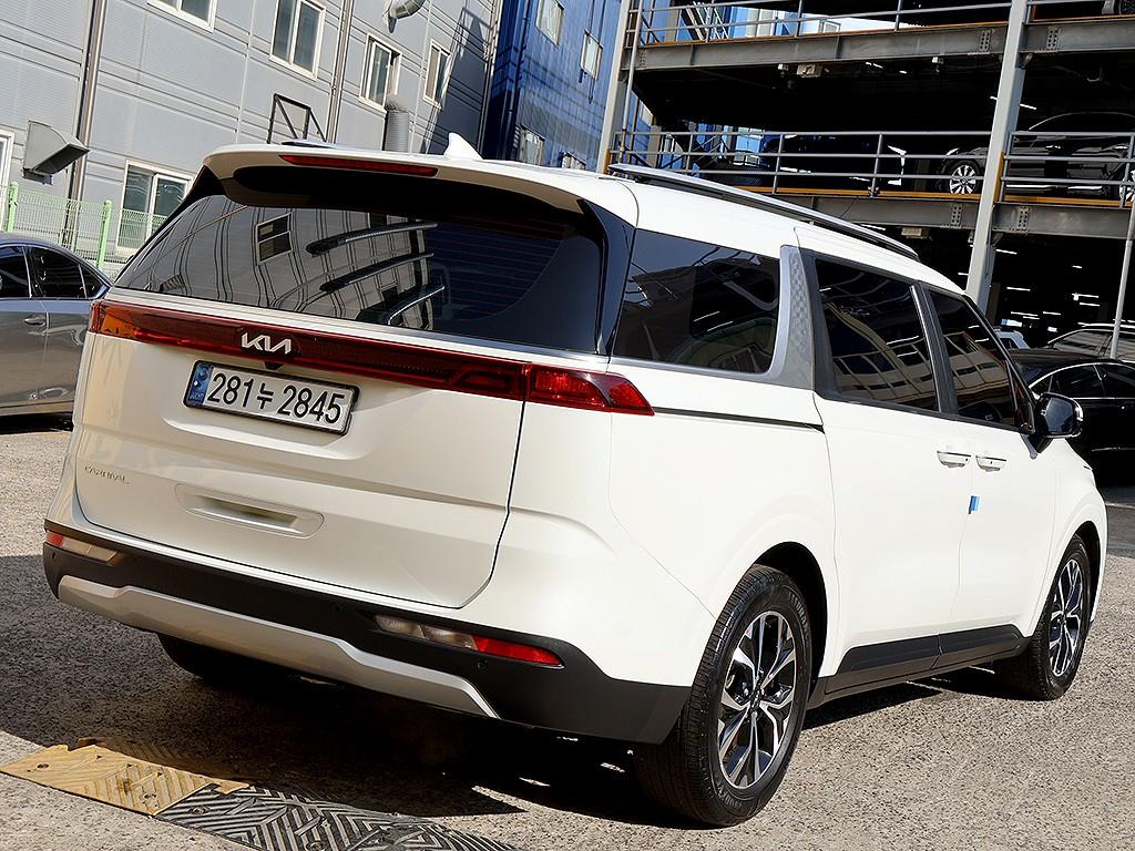 KIA Carnival - Vista 7