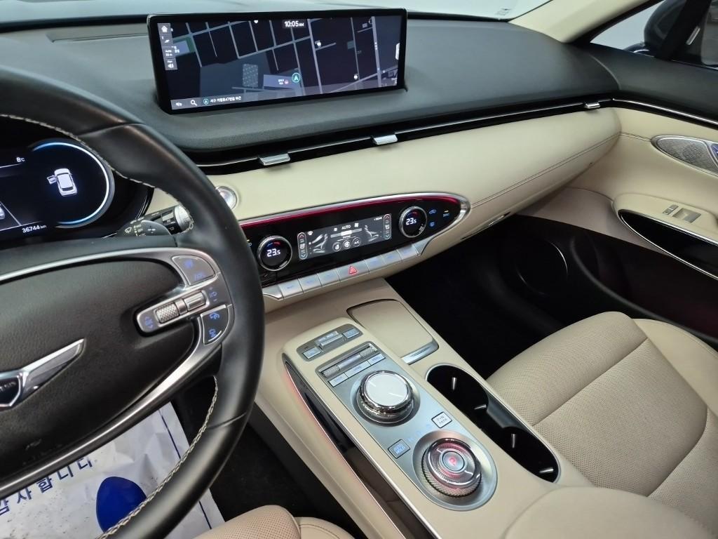 Genesis GV70 - Vista 10