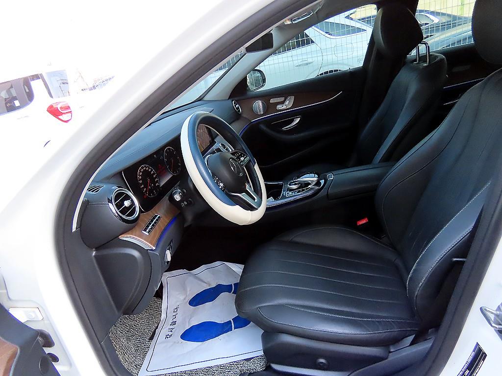 Mercedes Benz E class - Vista 5