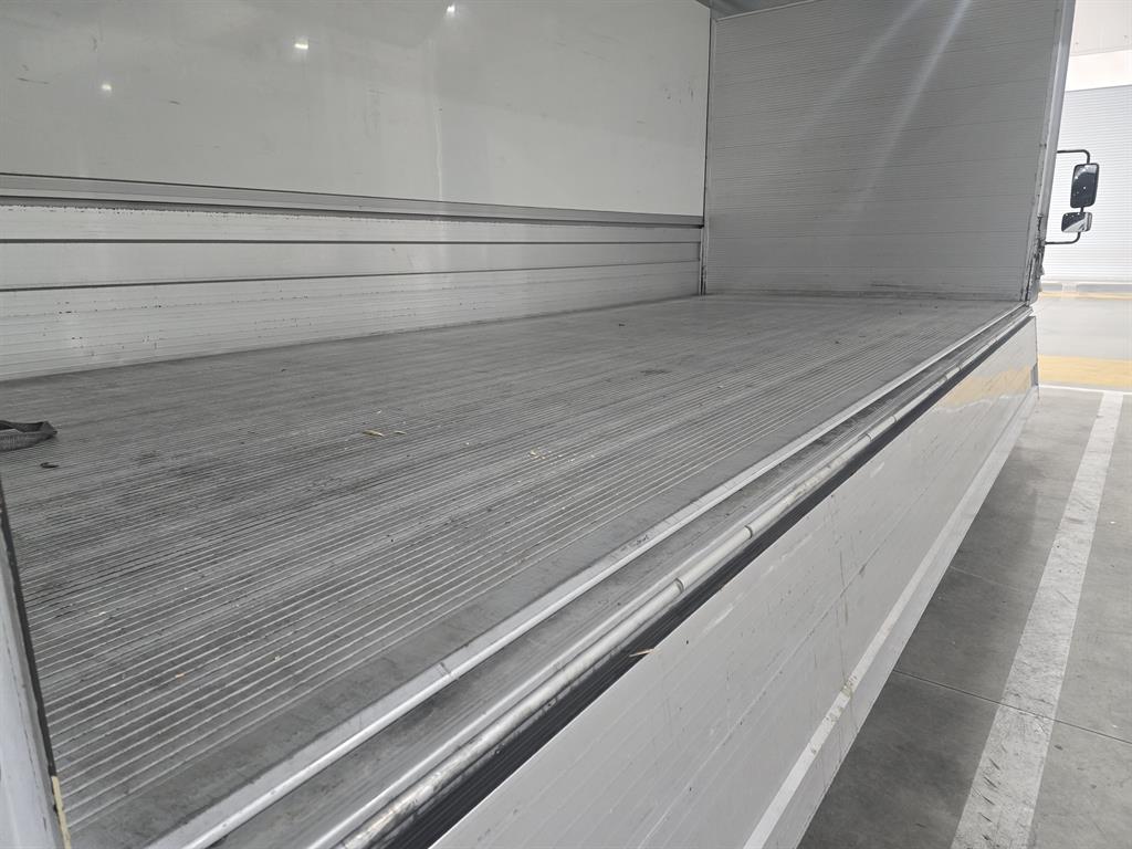 medium and large cargo truck 2023 Blanco - Importación desde Corea - HF Imports Iquique - Foto 18