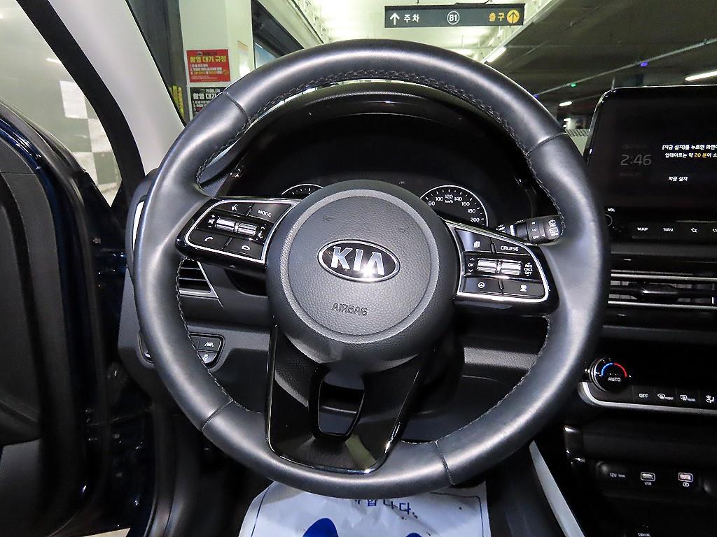 KIA Seltos - Vista 8