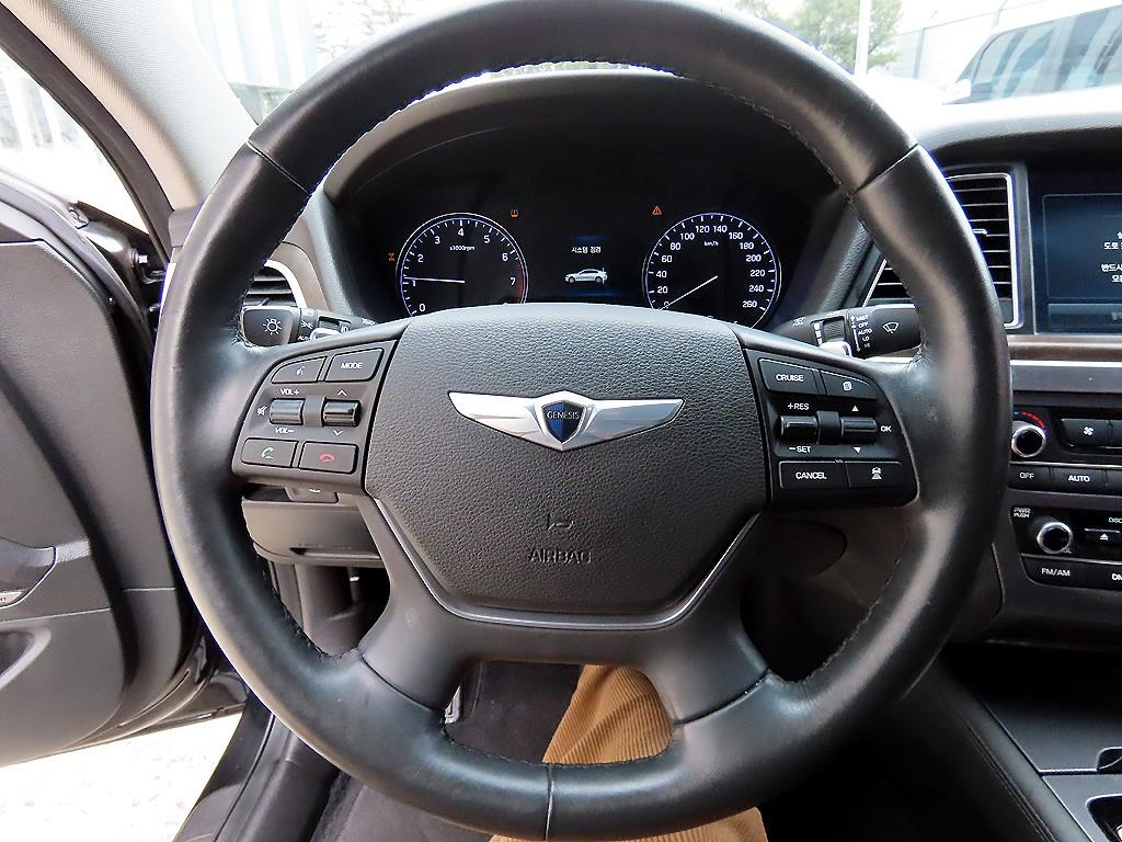 HYUNDAI Genesis - Vista 7