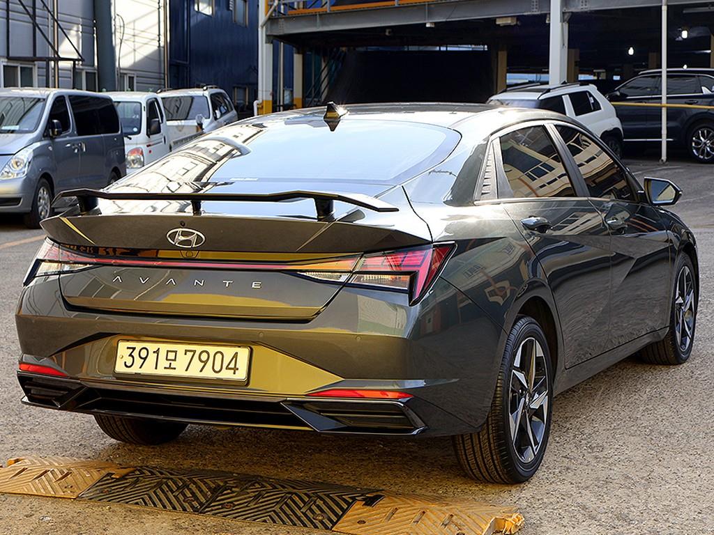 HYUNDAI Avante - Vista 7