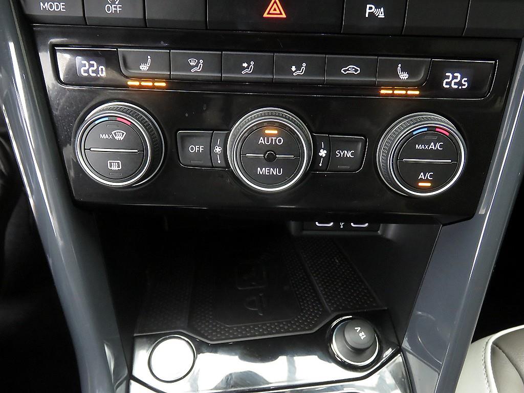 Volkswagen T-Roc 2021 Azul - Importación desde Corea - HF Imports Iquique - Foto 14