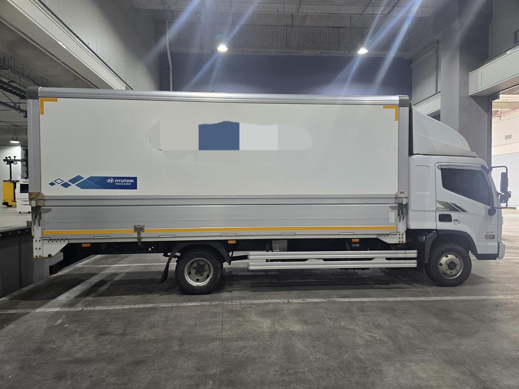 medium and large cargo truck - Vista 4