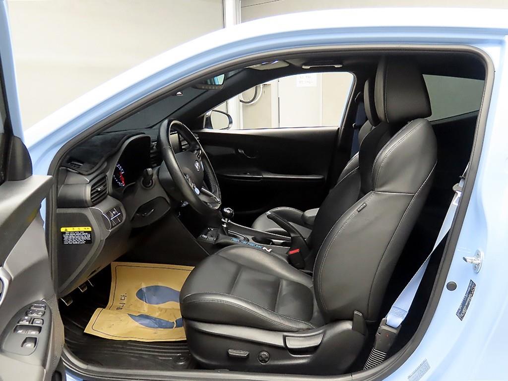 HYUNDAI Veloster - Vista 5