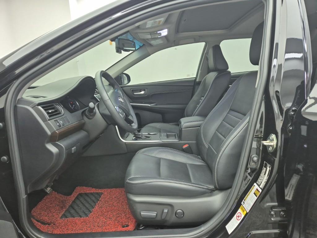 Toyota Camry - Vista 11