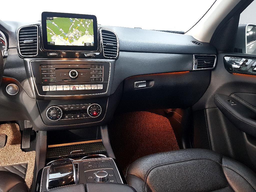 Mercedes Benz GLE Class - Vista 10