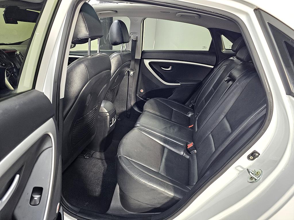 HYUNDAI i30 - Vista 9