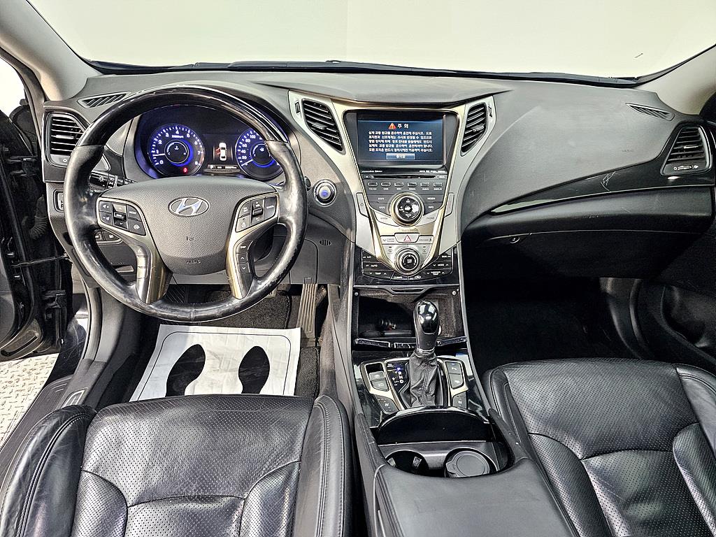 HYUNDAI Grandeur - Vista 5