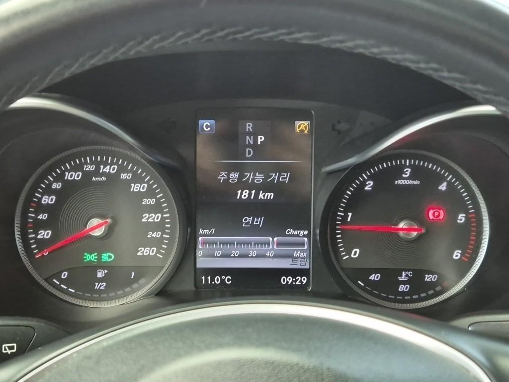 Mercedes Benz GLC Class - Vista 6