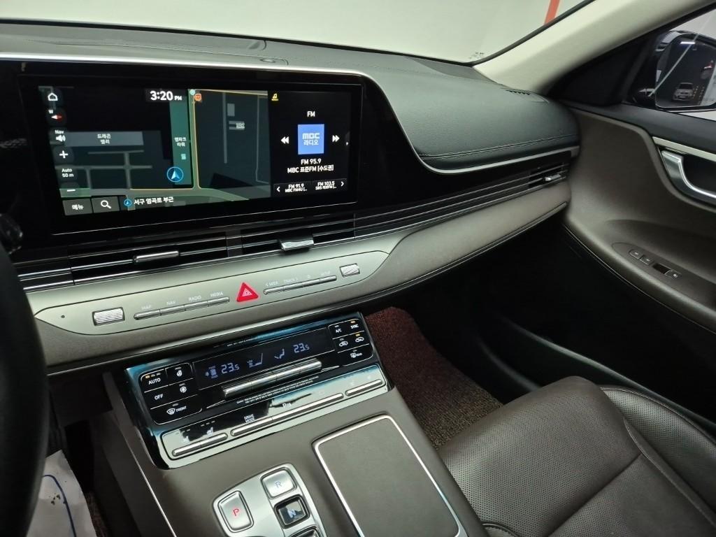 HYUNDAI Grandeur - Vista 10