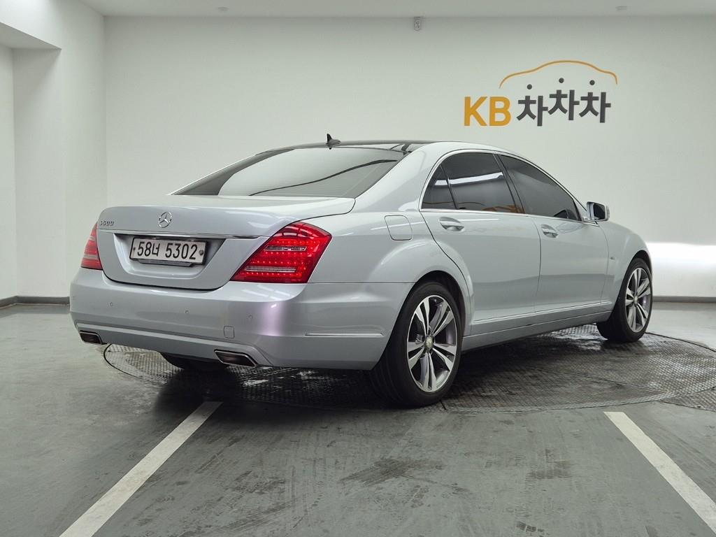 Mercedes Benz S Class - Vista 4