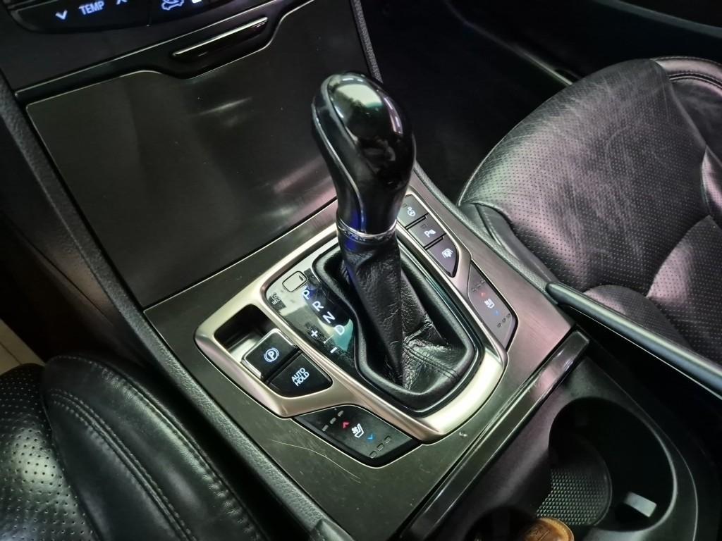 HYUNDAI Grandeur - Vista 10