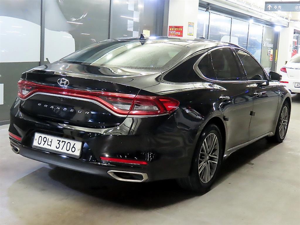 HYUNDAI Grandeur - Vista 4