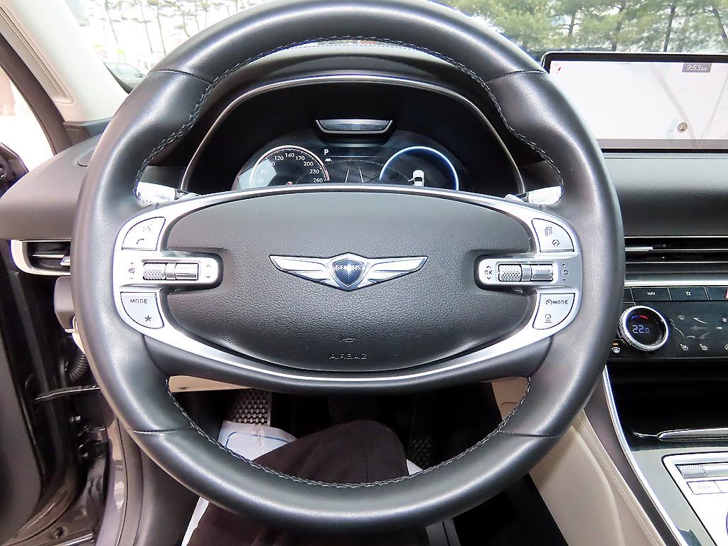 Genesis GV80 - Vista 8