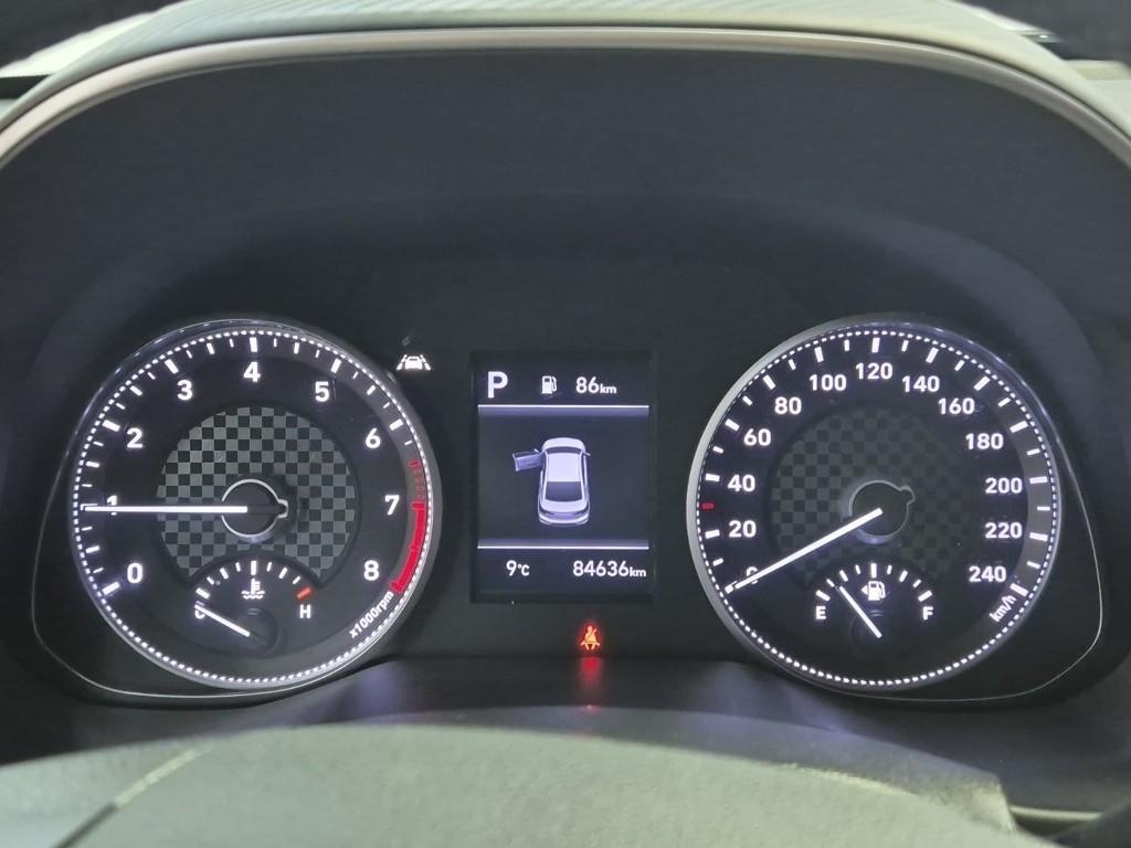 HYUNDAI Avante - Vista 6