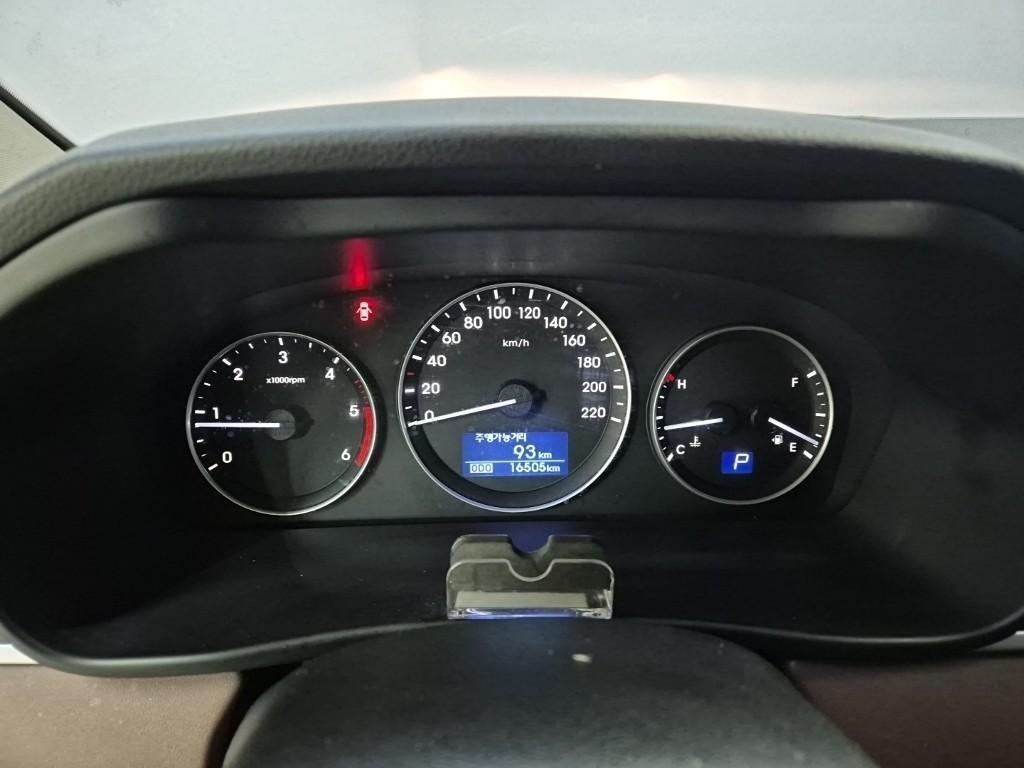 HYUNDAI Starex - Vista 6