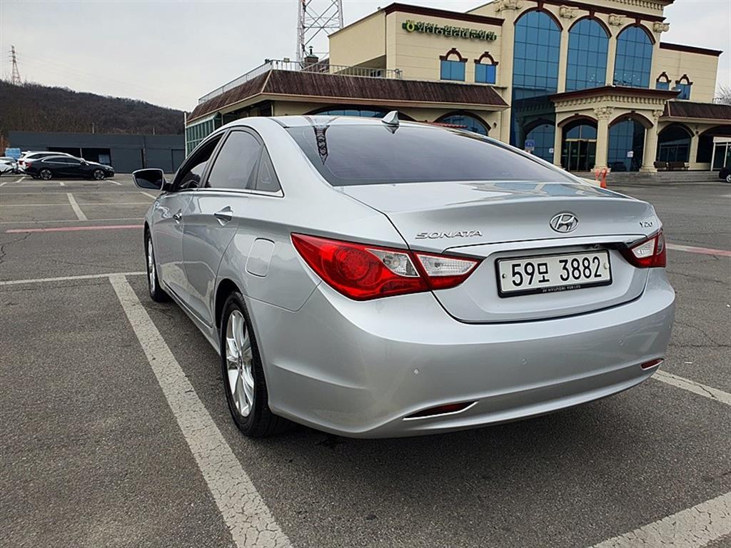 HYUNDAI Sonata - Vista 4