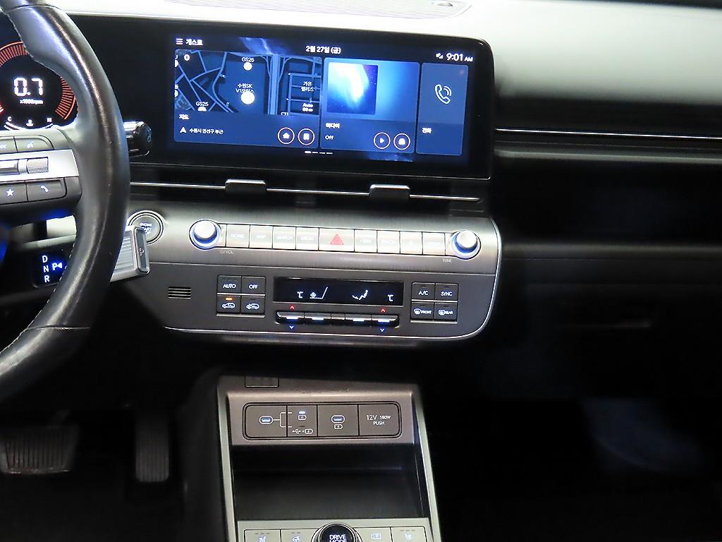 HYUNDAI Kona - Vista 10