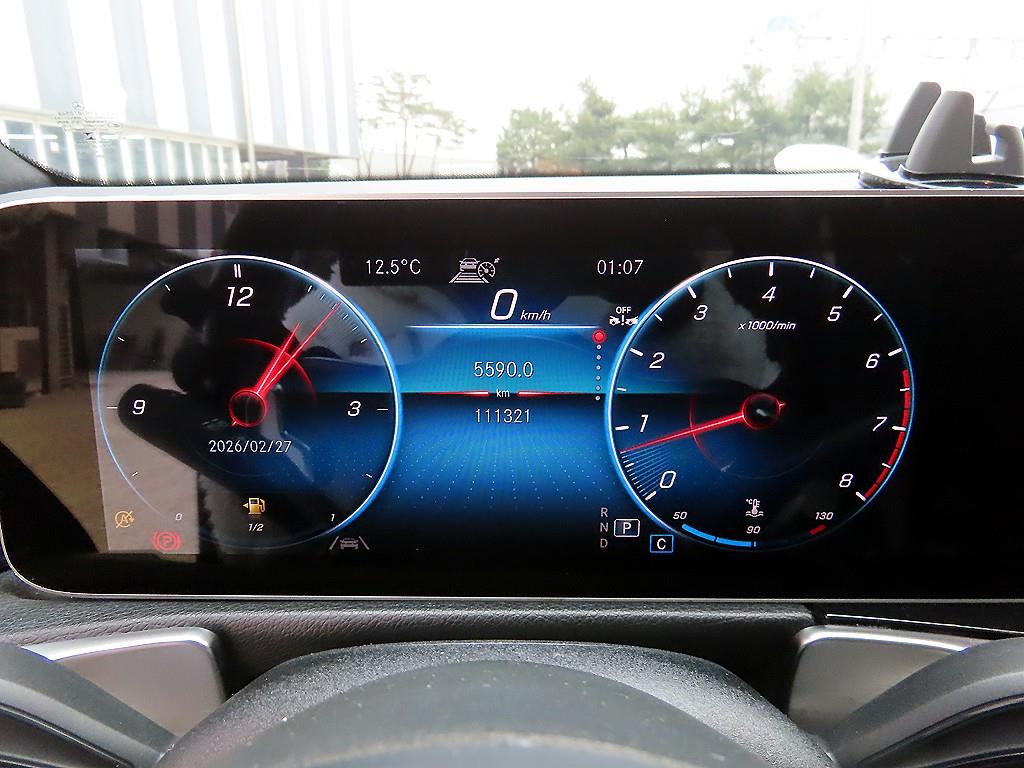 Mercedes Benz GLB Class - Vista 9