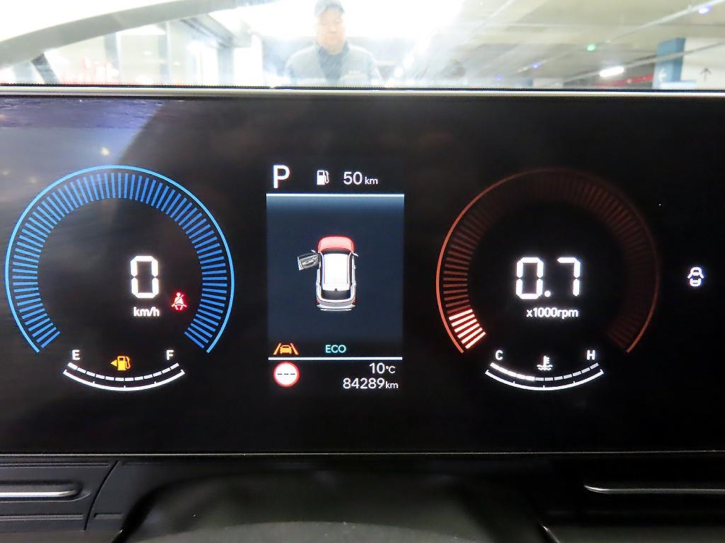 HYUNDAI Kona - Vista 8