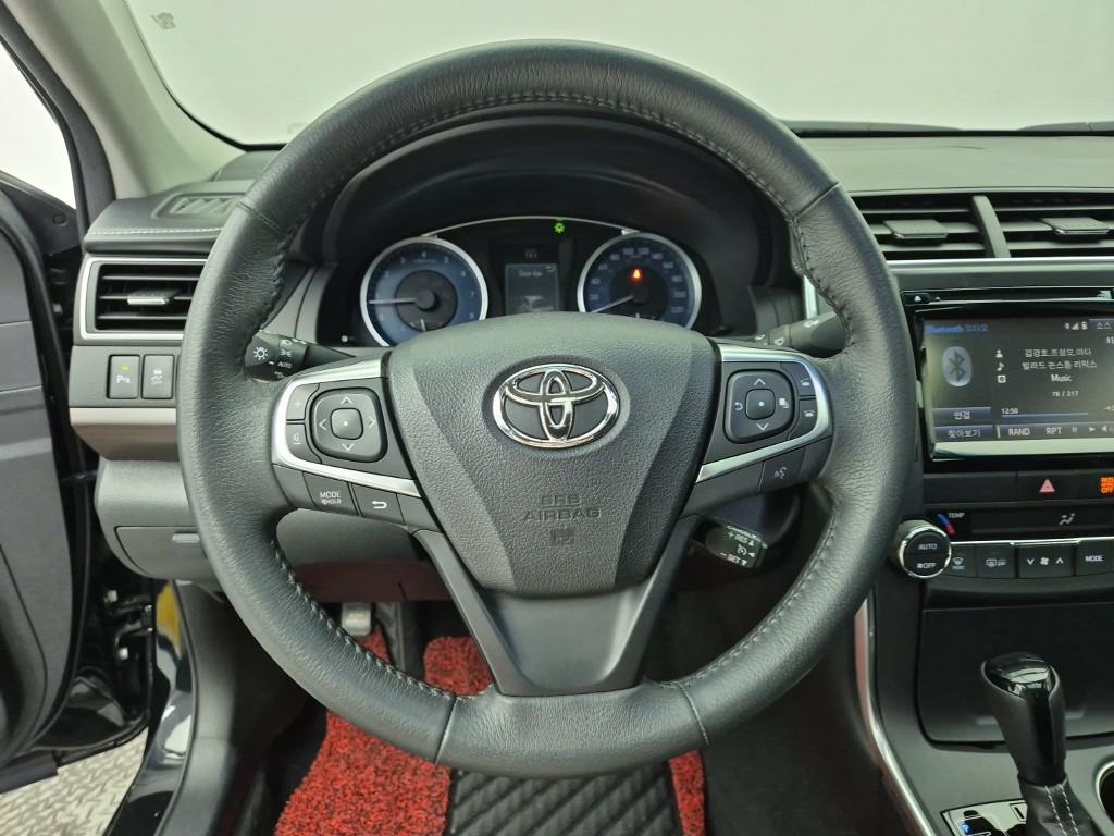 Toyota Camry - Vista 9