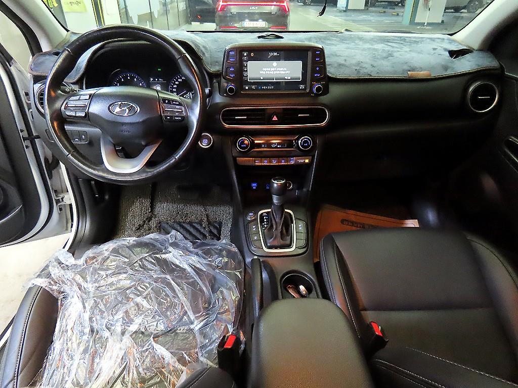 HYUNDAI Kona - Vista 10