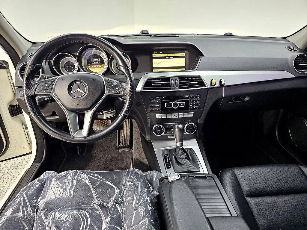 Mercedes Benz C Class - Vista 5