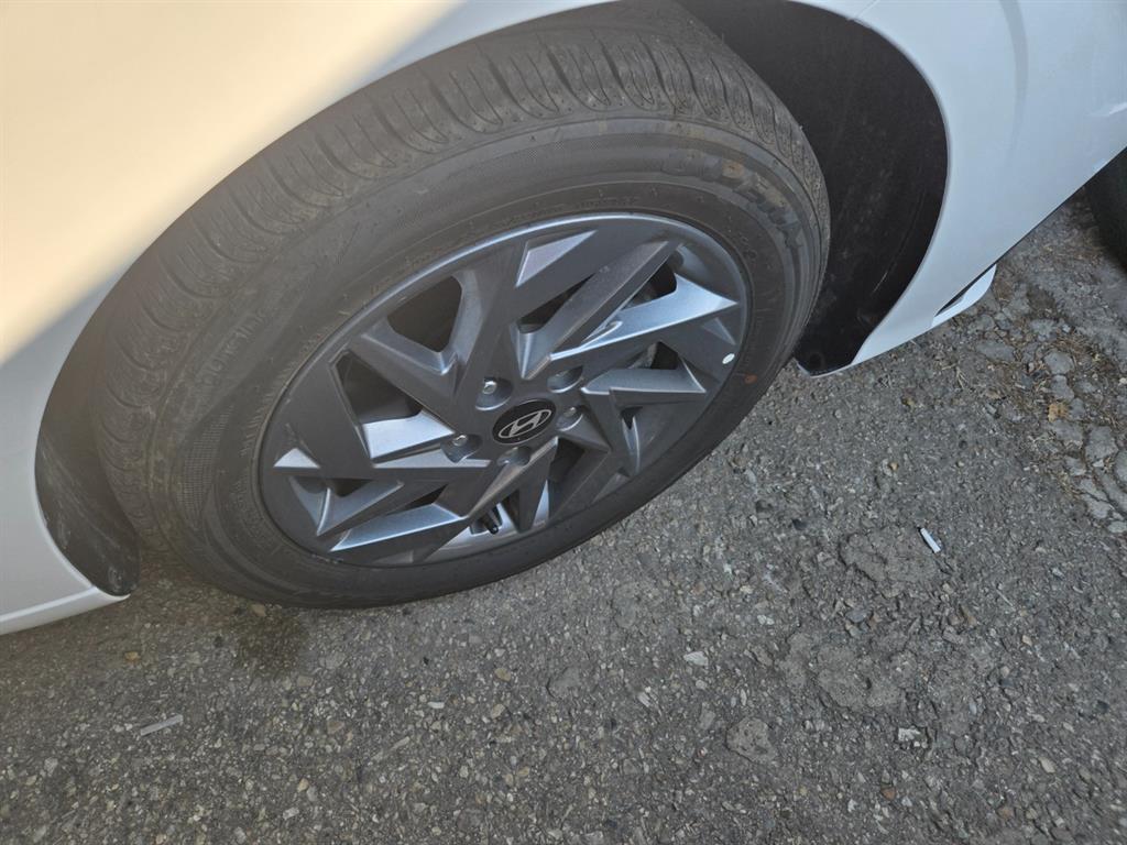 HYUNDAI Avante - Vista 4