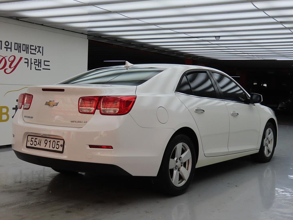 Chevrolet Malibu - Vista 3