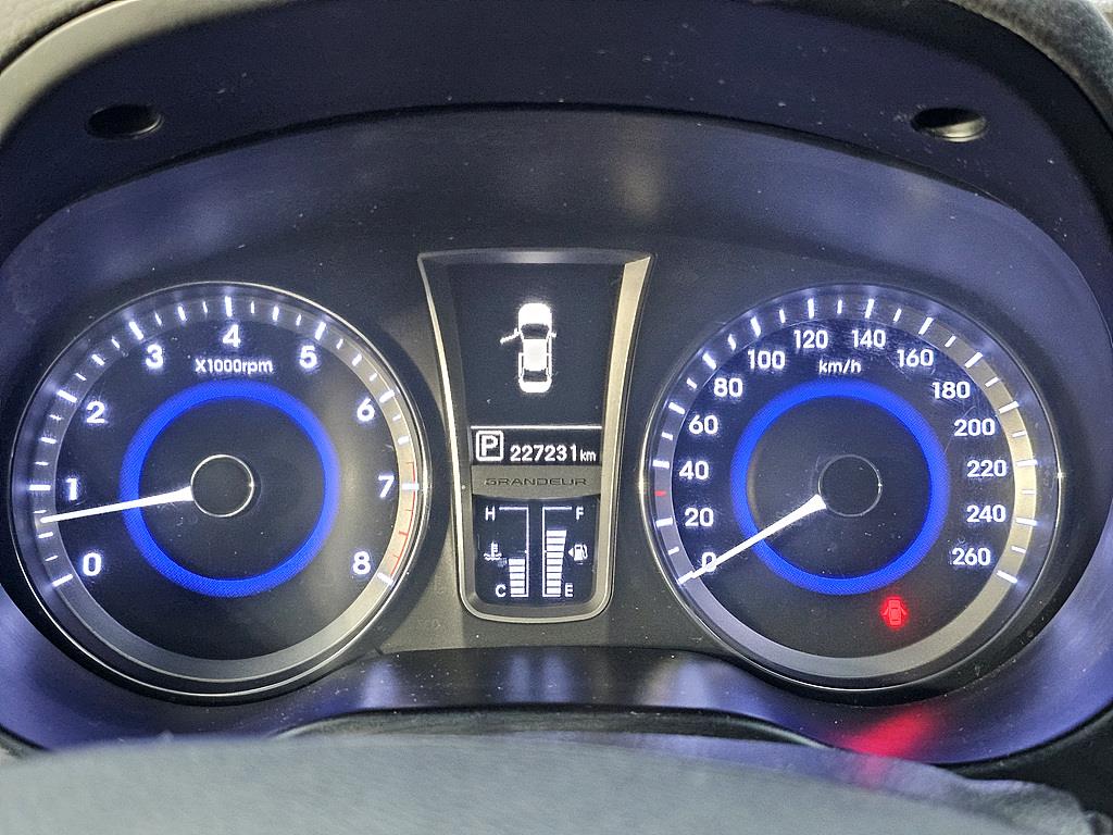 HYUNDAI Grandeur - Vista 7