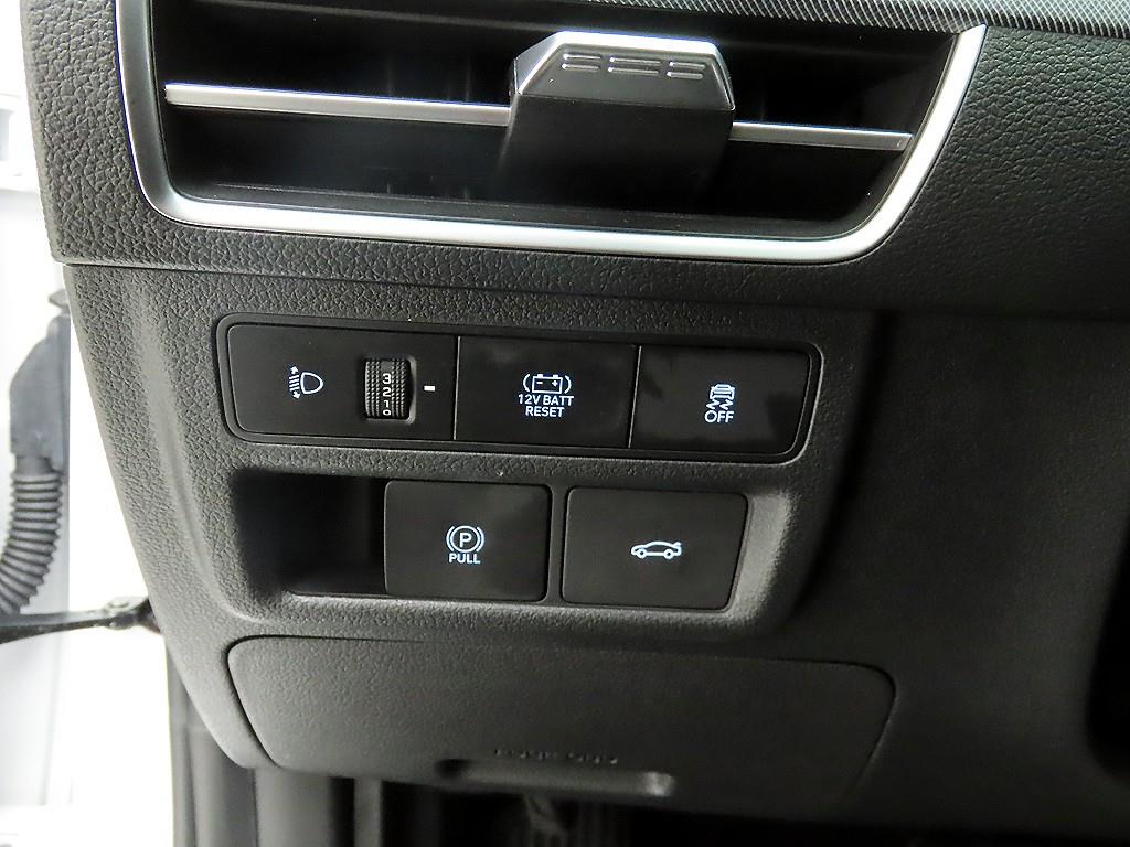 HYUNDAI Sonata - Vista 12