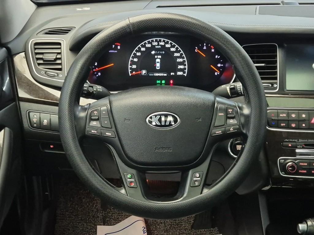 KIA K7 - Vista 9