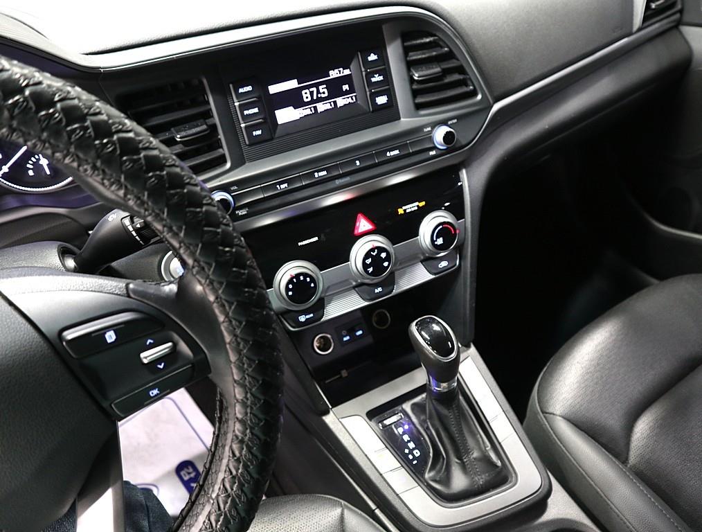 HYUNDAI Avante - Vista 11