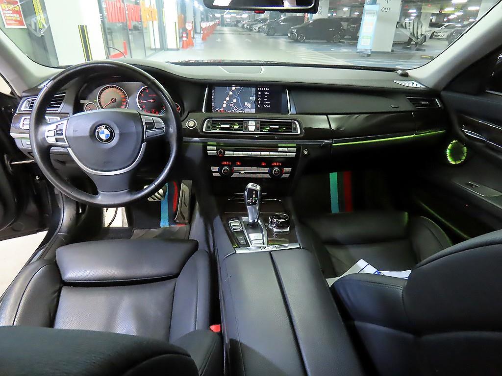 BMW 7 Series - Vista 10