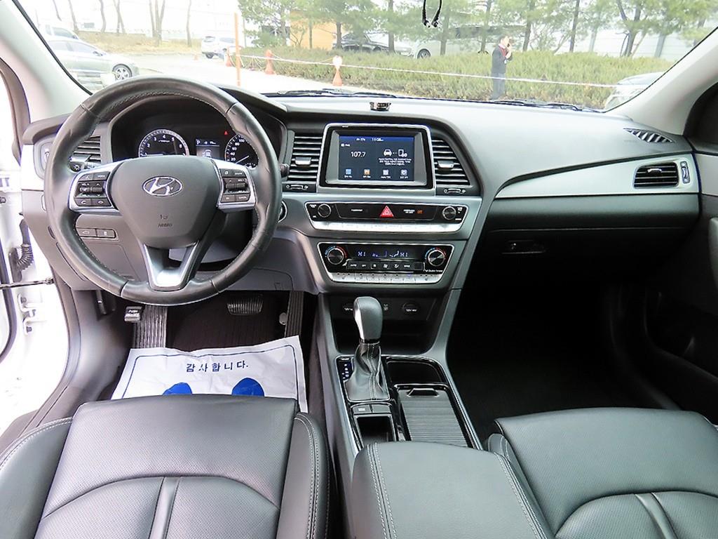 HYUNDAI Sonata - Vista 7