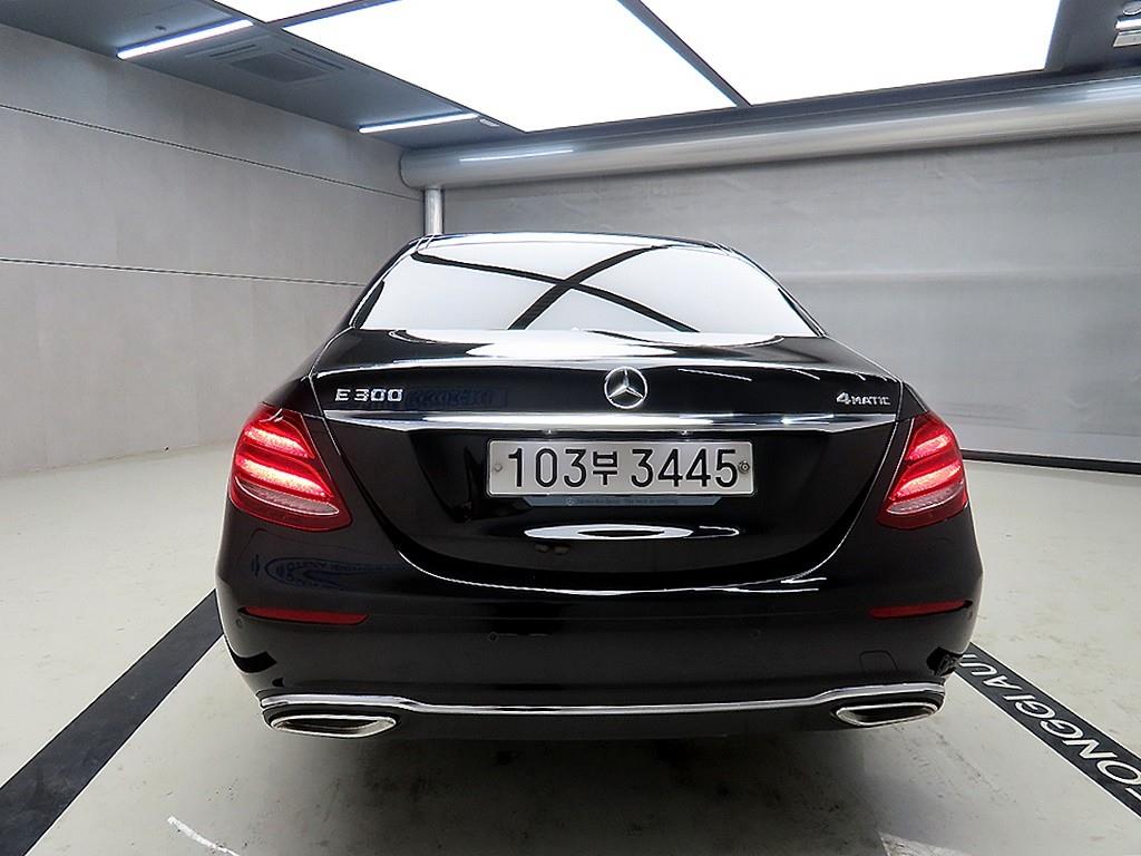 Mercedes Benz E class - Vista 3