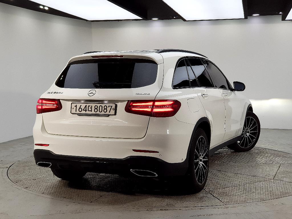 Mercedes Benz GLC Class - Vista 4