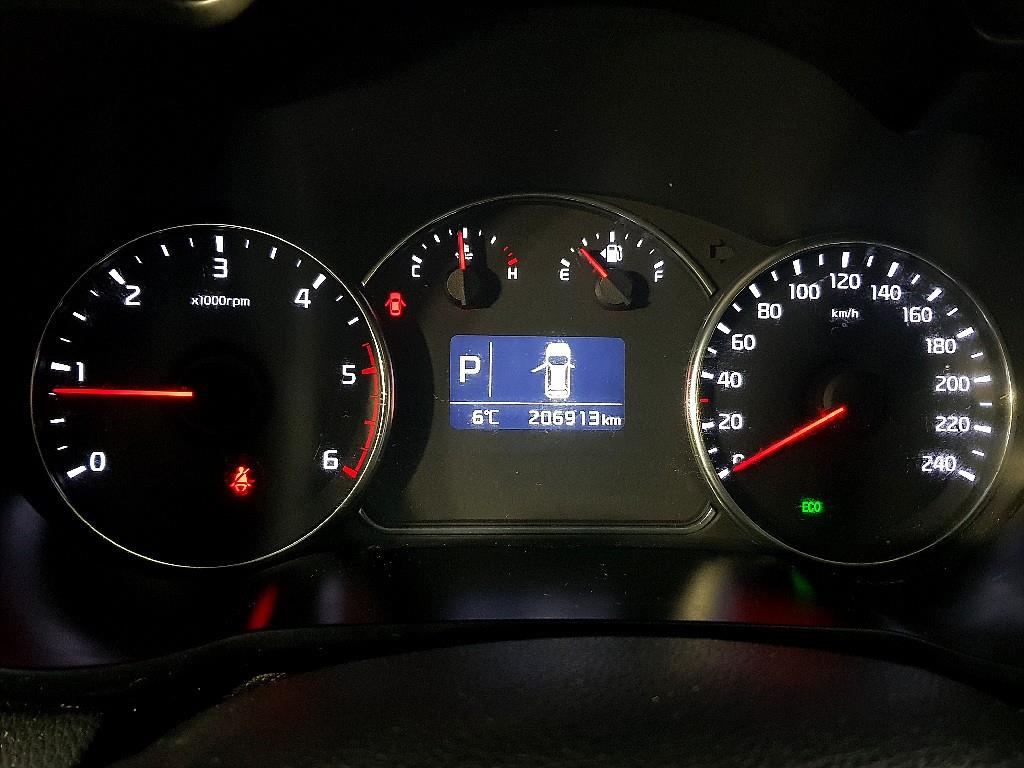 KIA Carens - Vista 7