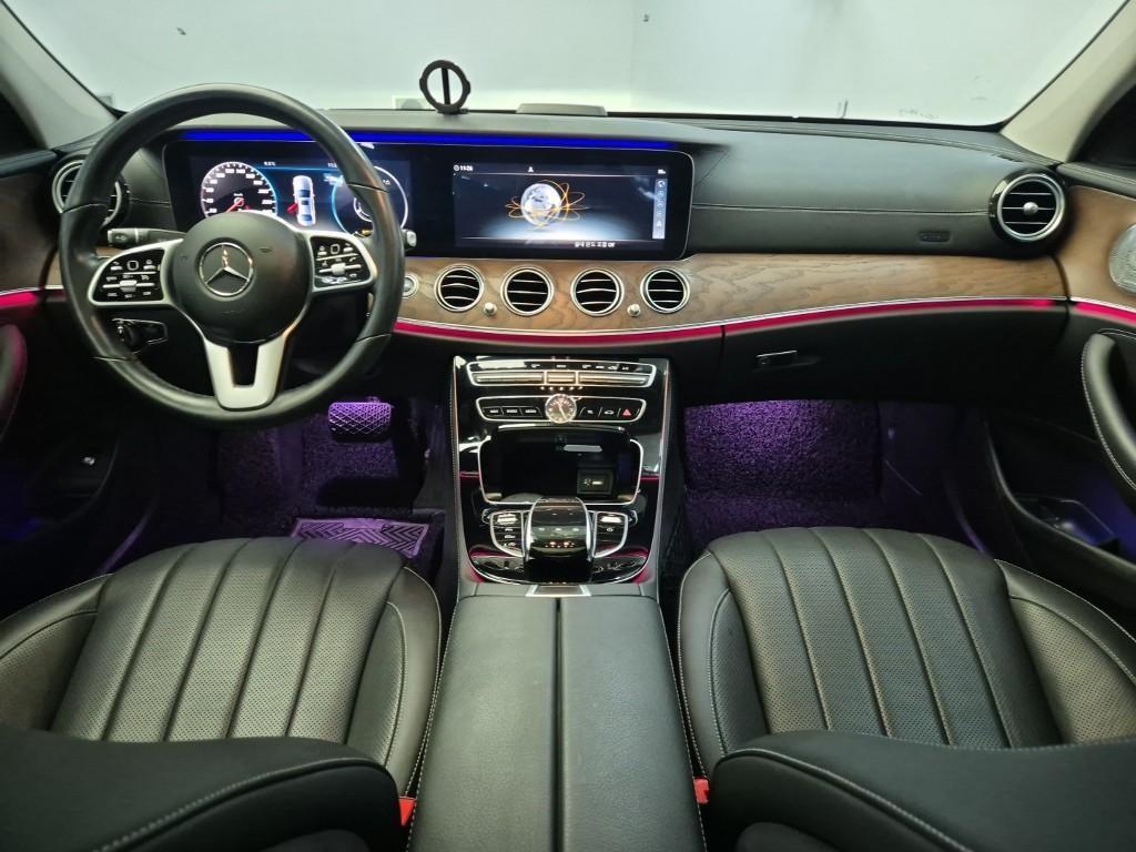 Mercedes Benz E class - Vista 7