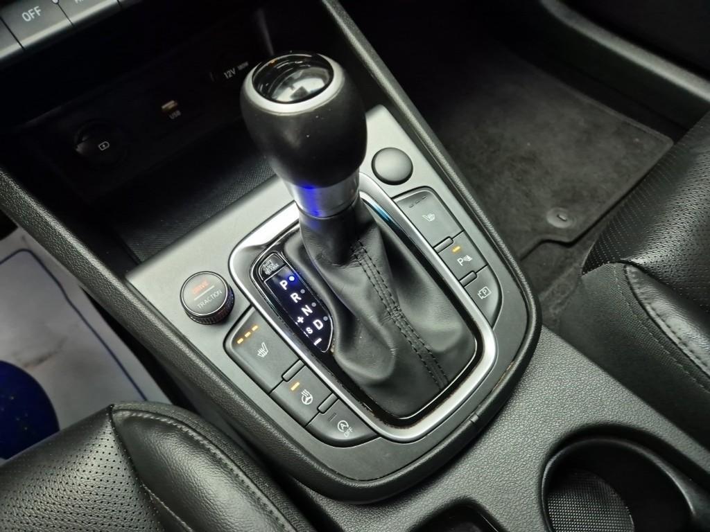 HYUNDAI Kona - Vista 12