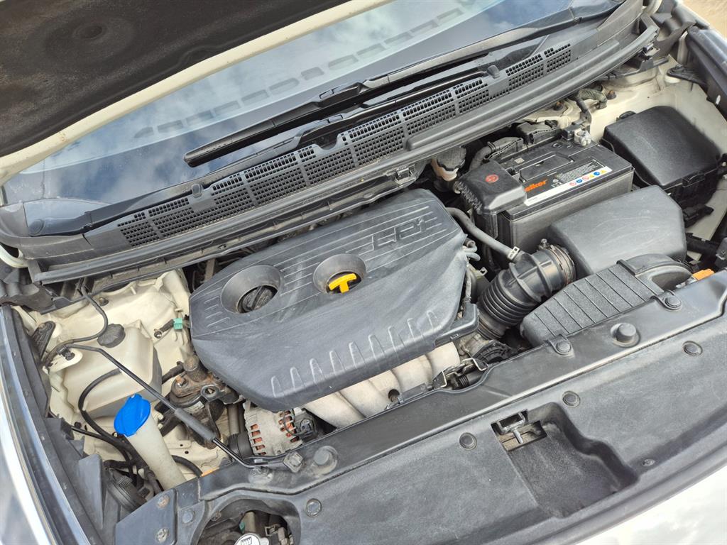 KIA Carens - Vista 6